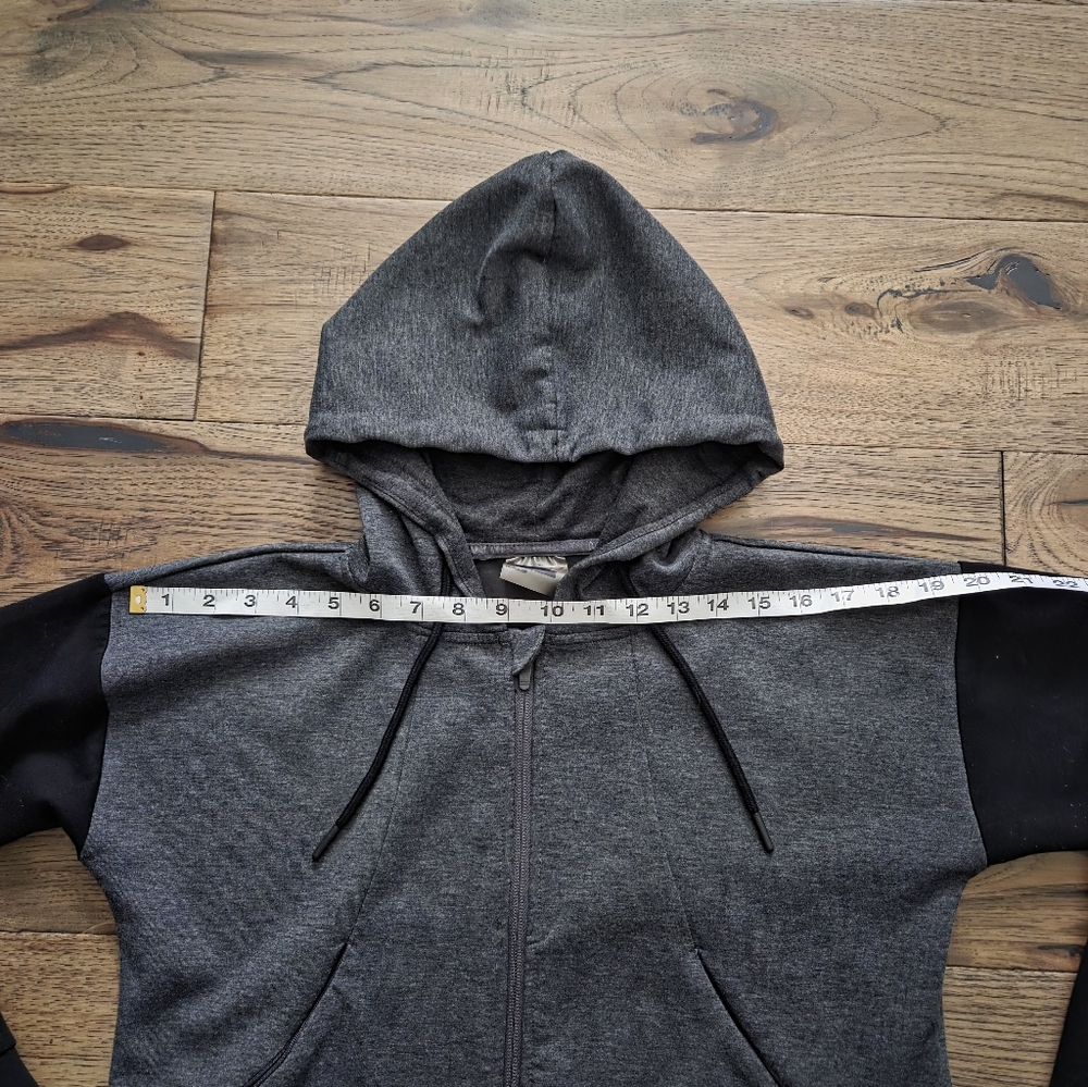 Gymshark Gray and Black Cropped Zip-Up Hoodie - Picture 3 of 11